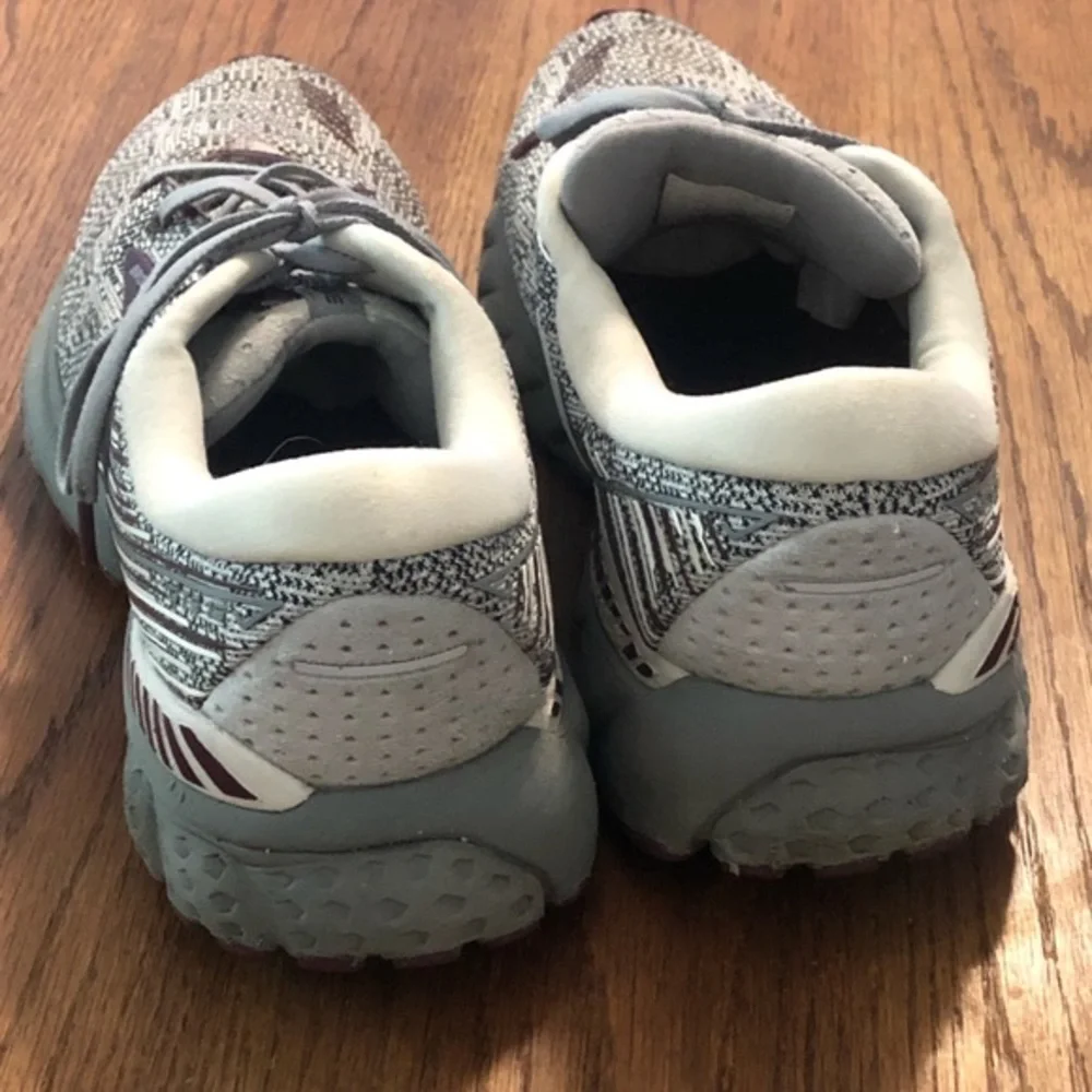 Brooks Adrenaline 19 Wolf Gray Men’s 11 EUC